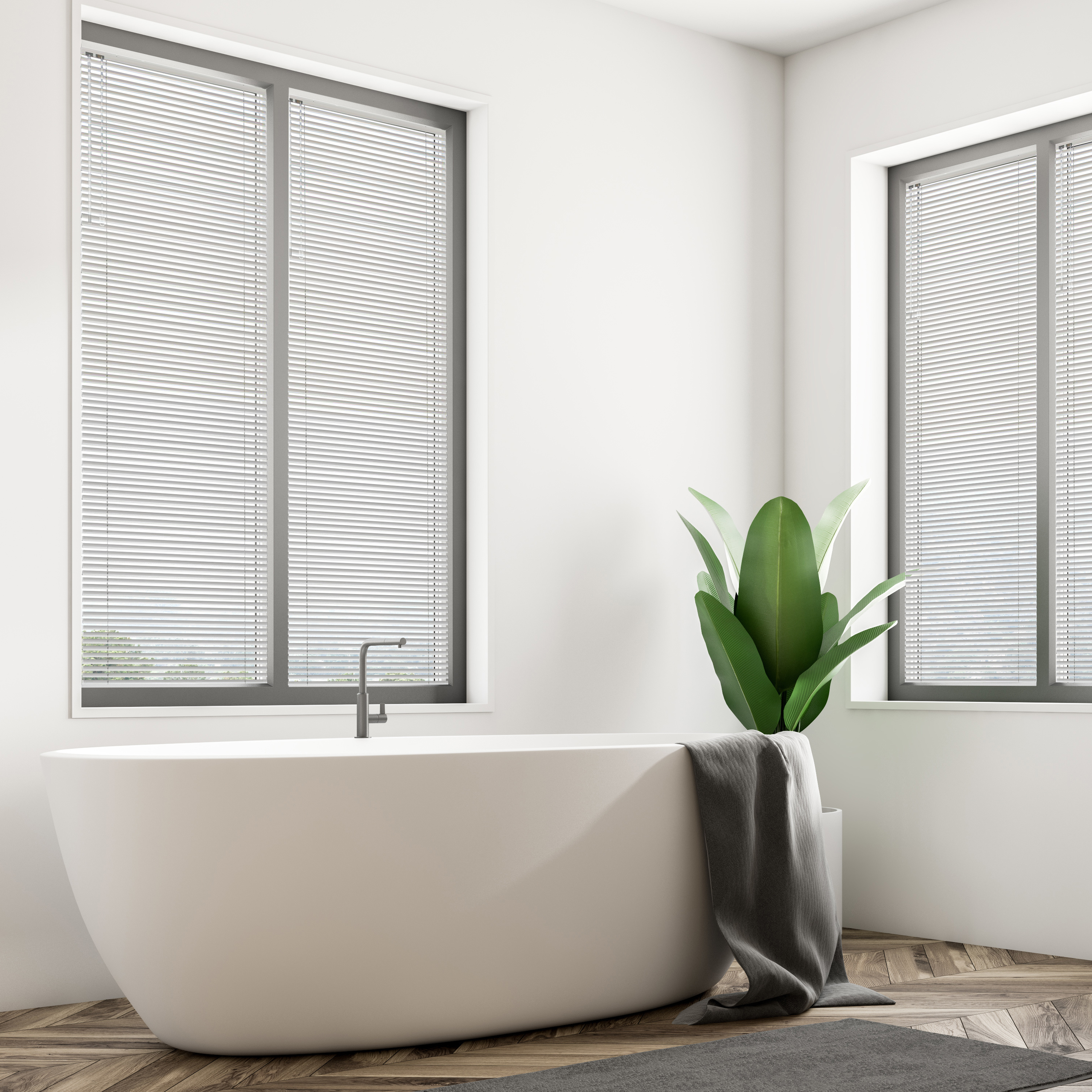 Bagno con veneziane chiuse alle finestre